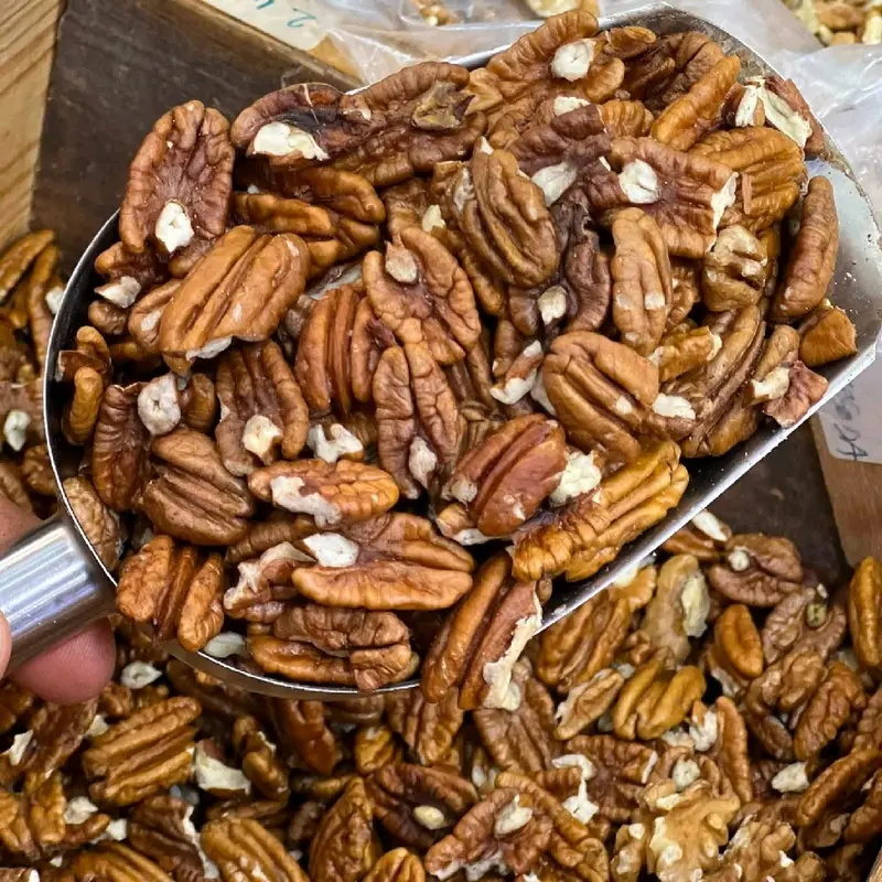 لوز بكان مقشر