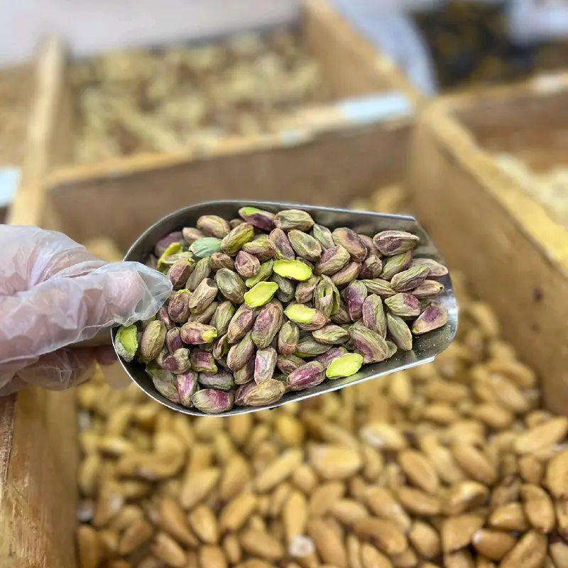 فستق مقشر نيئ